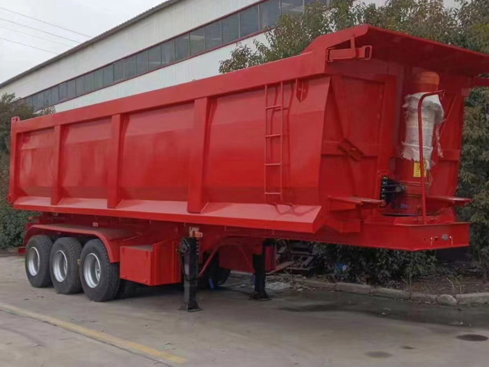 Derun Dump Trailer spedito in Tanzania