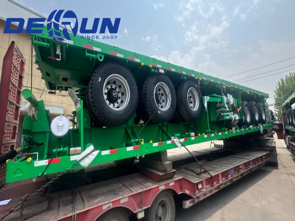 Derun 4 unità Tri-Axle Cargo Dropside Trailer è stato inviato in Algeria