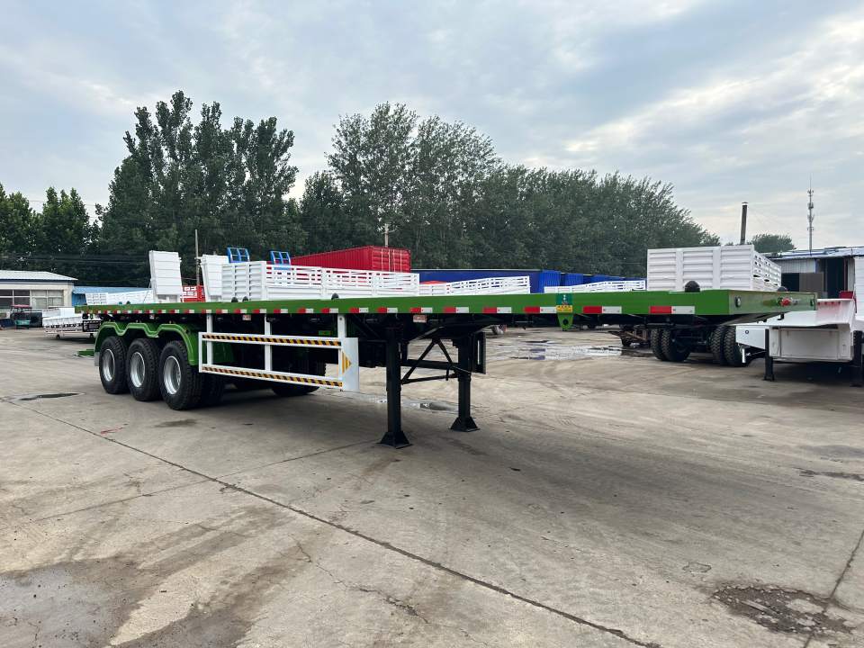 Il veicolo Derun ha consegnato con successo 5 semi-trailer in ghana, che sono stati elogiati dai clienti