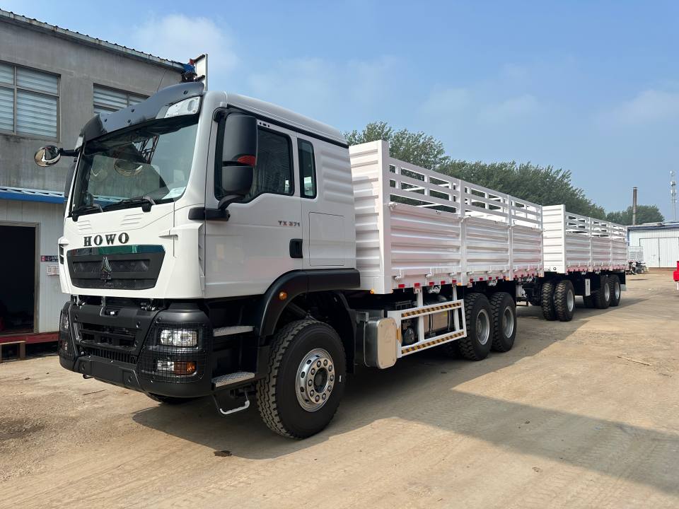 Derun Vehicle Company ha consegnato 5 camion Howo TX in Uganda