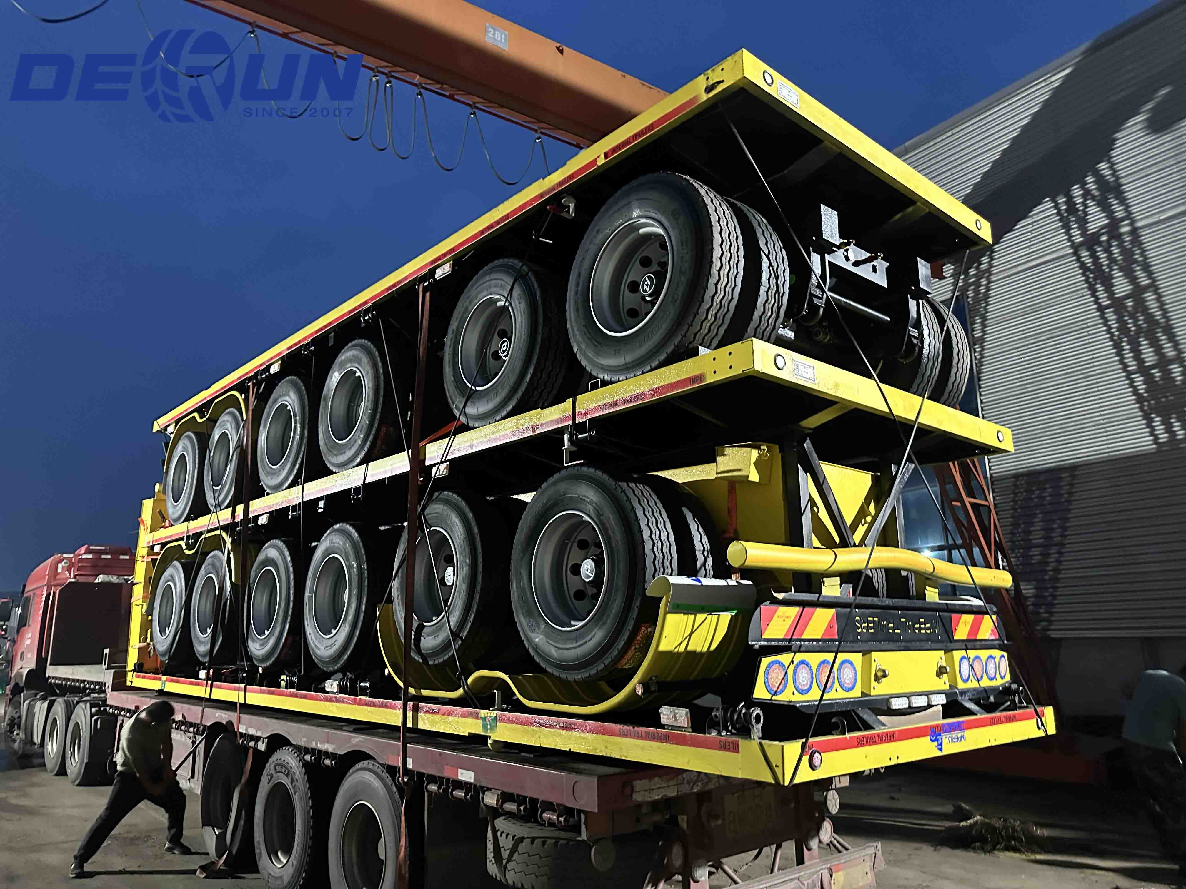 Tre semi-trailer a letto piatto saranno spediti in Mozambico