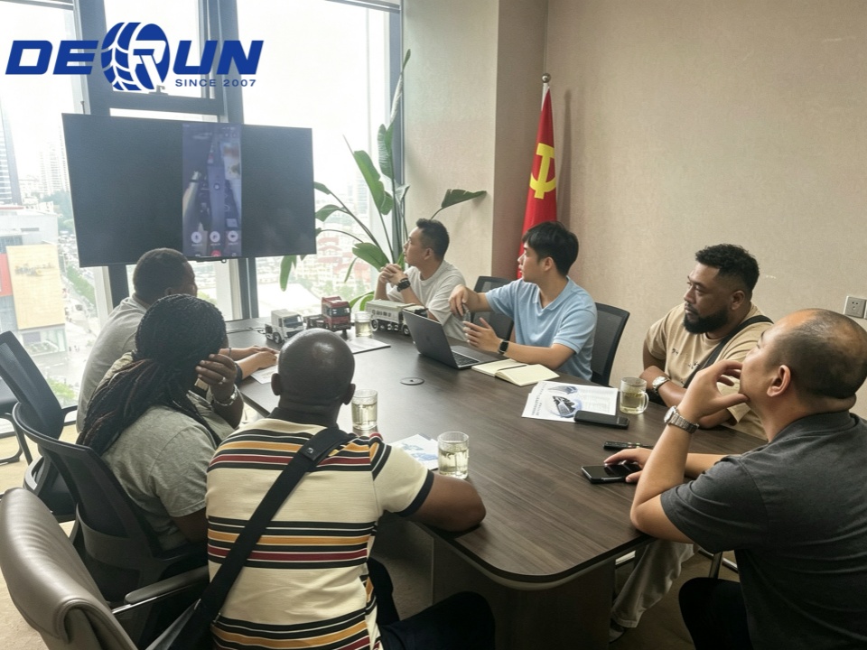 Derun Auto Ghana si assicura un ordine importante: 25 unità di autocarri con cassone ribaltabile TX 6x4