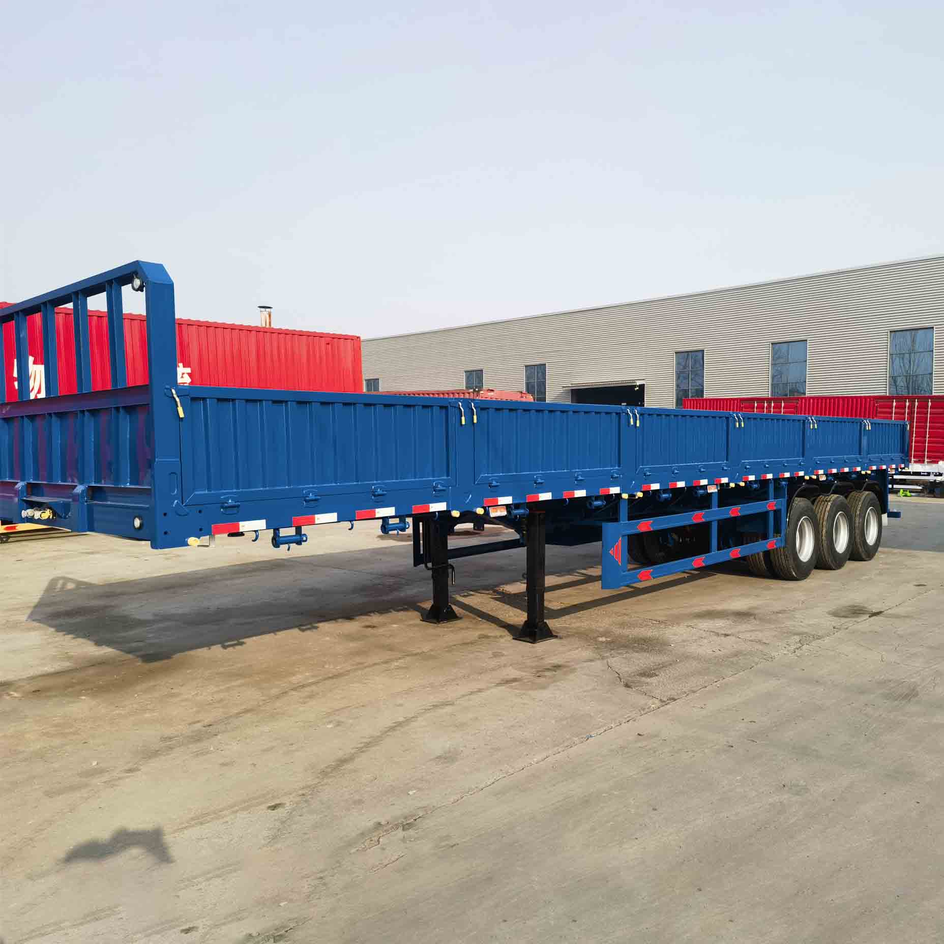 Trailer Derun a tre assi progettato per l'Algeria